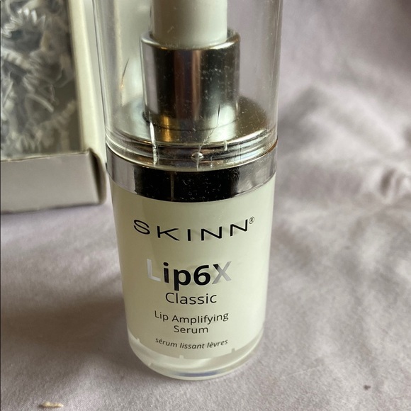 SKINN Lip6X Classic Up Amplifying Serum - Silver - Picture 3 of 4